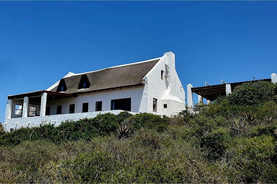 5 Bedroom Property for Sale in Boggomsbaai Western Cape